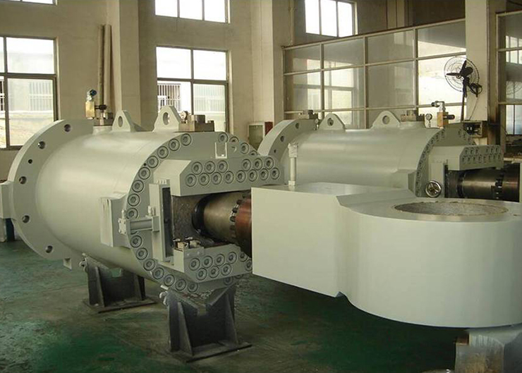 向家壩電站水輪機接力器，單機容量80萬千瓦